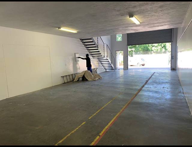 205M² WAREHOUSE TO LET IN BRAMLEY PARK
